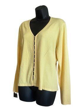 Carlisle Yellow V-Neck Pullover Sweater w/ Button Embellishment